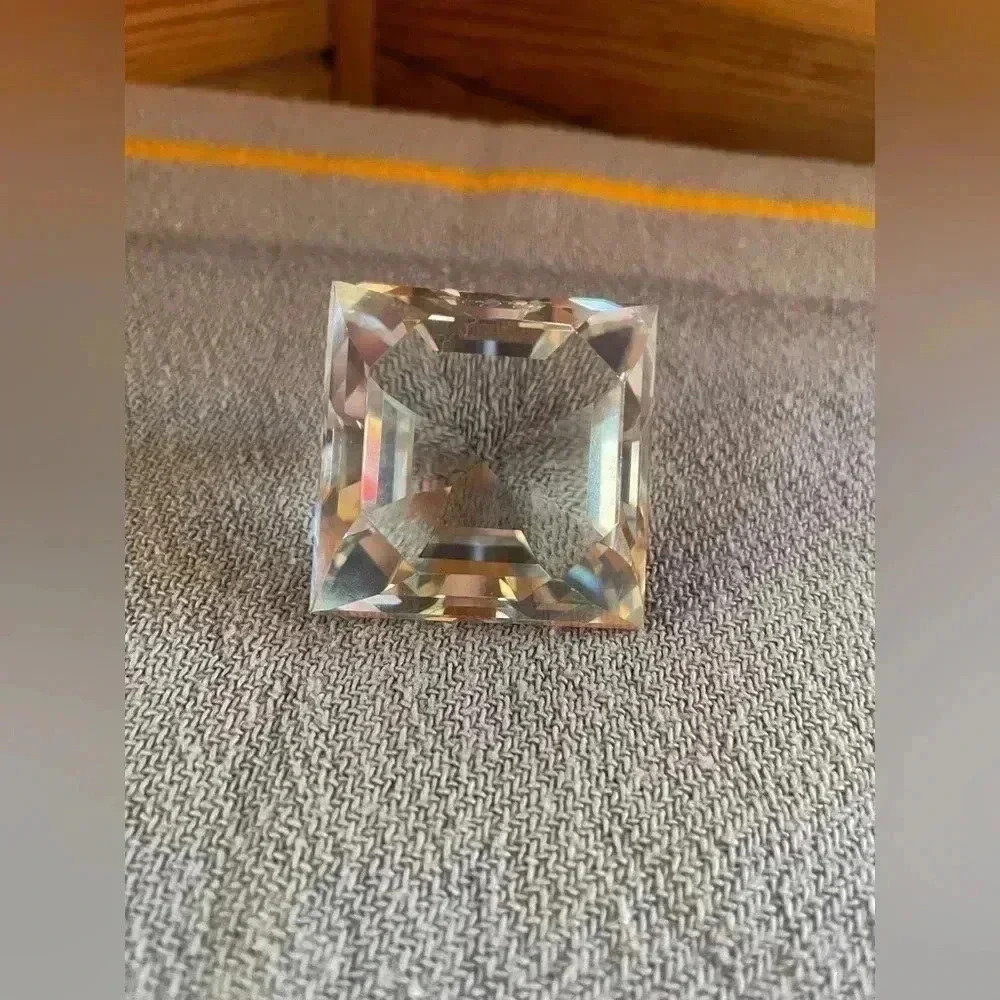 Oleg Cassini Diamond Paperweight​​​